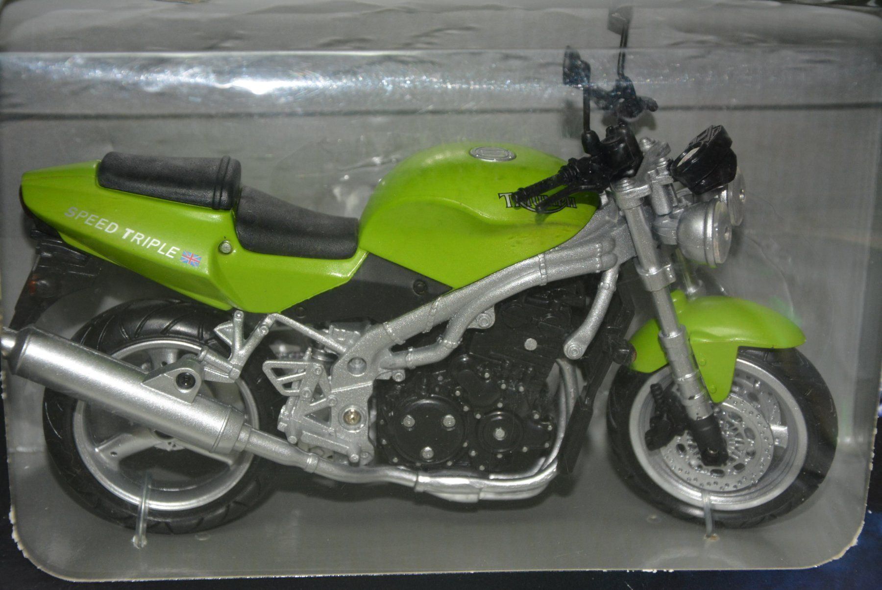 Kit di modellismo & Modellini statici: Triumph Speed Triple , NewRay , 1:12 – Nuovo e nell'imballaggio originale da Goldach venduto da Feivel9 1