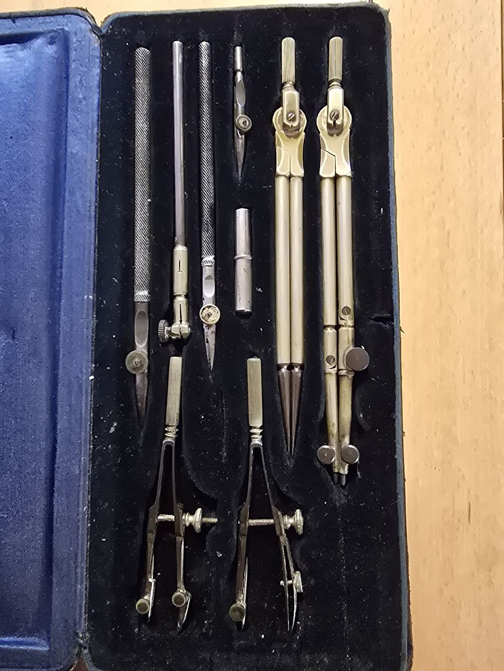 Zirkel: Zeichengeräteset mit Etui alt antik – Gebraucht aus Romanshorn von car_hx67 1