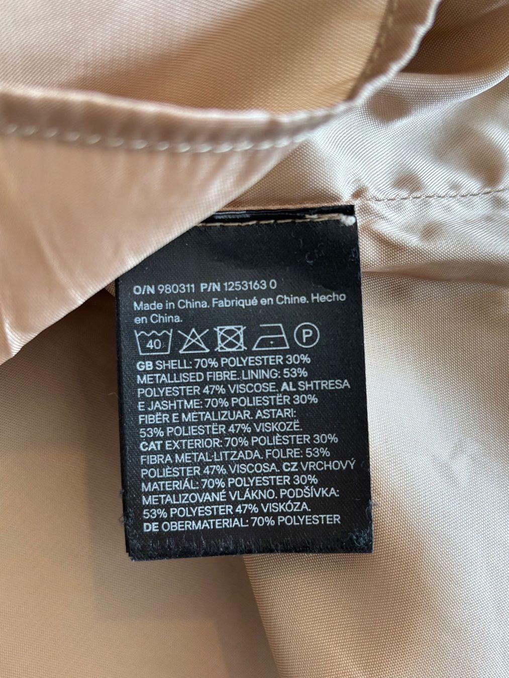 H&M Tops: H&M Edition goldenes Top Gr. XS – Gebraucht aus Zürich von missmodernage 6