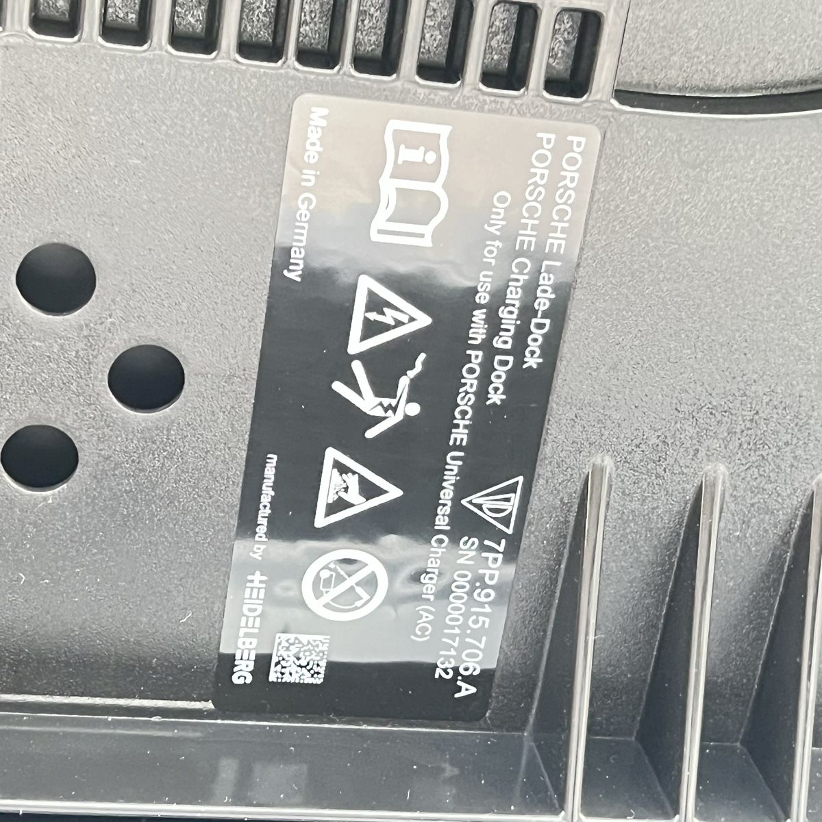 Docking station: PORSCHE Lade-Dock Charging Dock  – Usato da Winterthur venduto da Fredy972 4