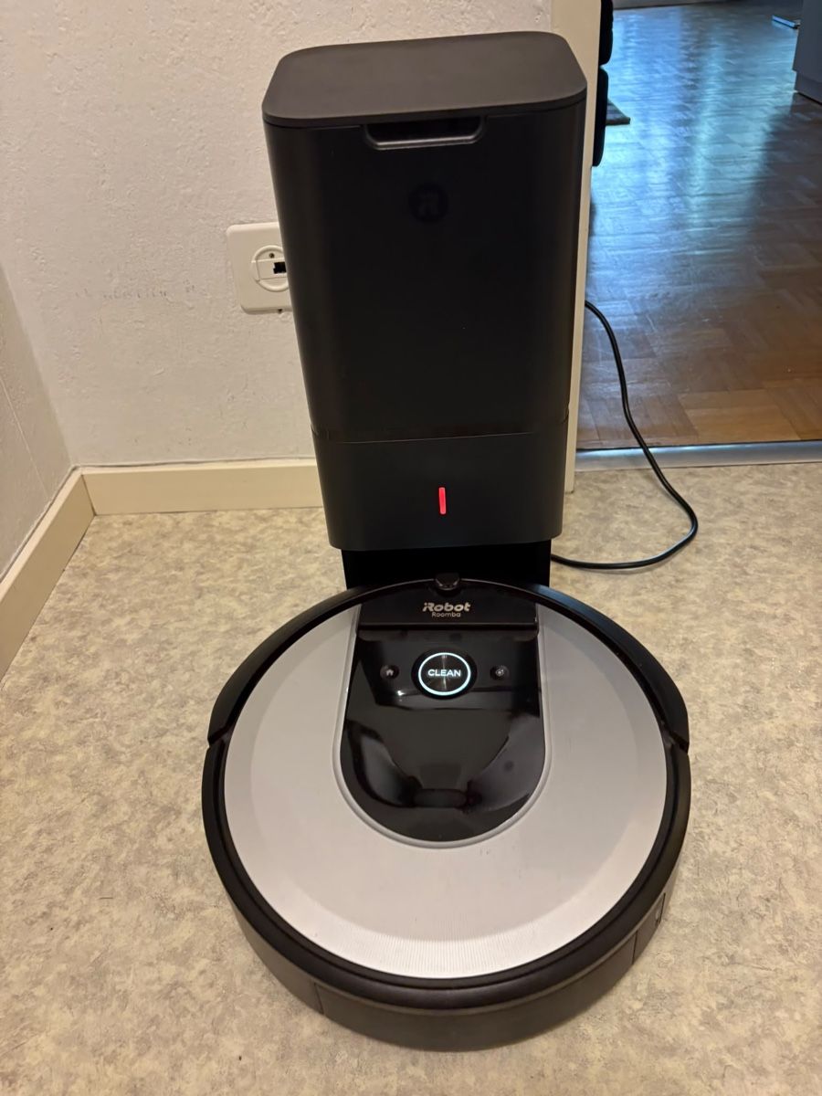 Irobot Staubsauger & Zubehör: Saugroboter iRobot Roomba i7+  – Neu (gemäss Beschreibung) aus Basel von caj_l6qk 1