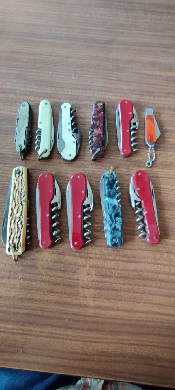 Taschenmesser: Lot de couteaux – Gebraucht aus La Chaux-de-Fonds von jac_9llg