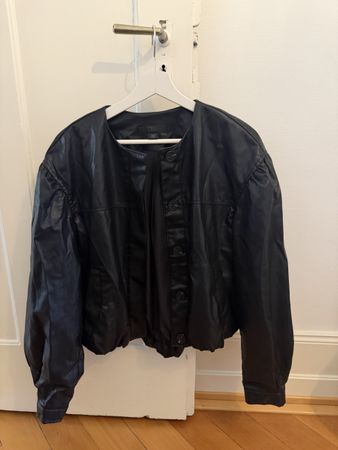 Zara Kunstleder Jacke schwarz Grösse M ungetragen 