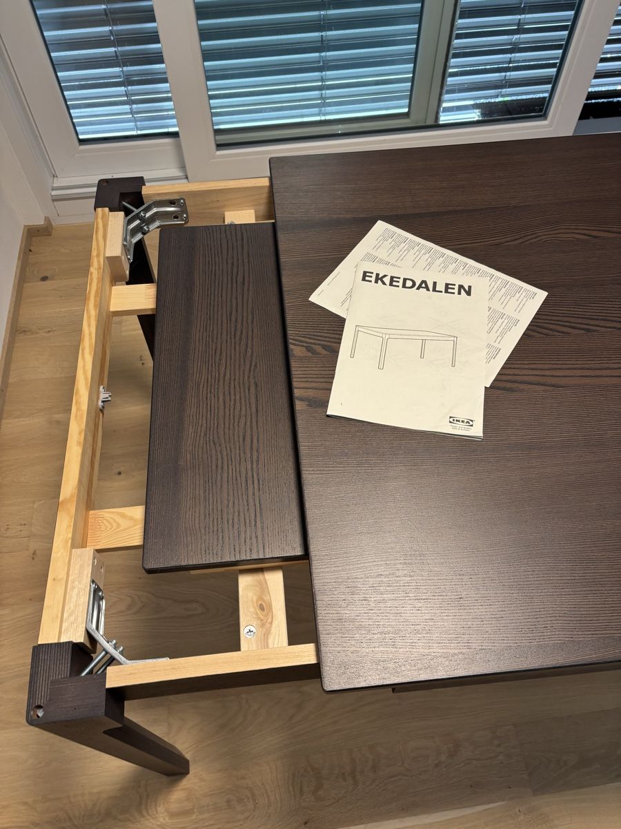 Ikea Tables: IKEA EKEDALEN extendable dining table.  – D'occasion à Schindellegi par jac_55n5 3