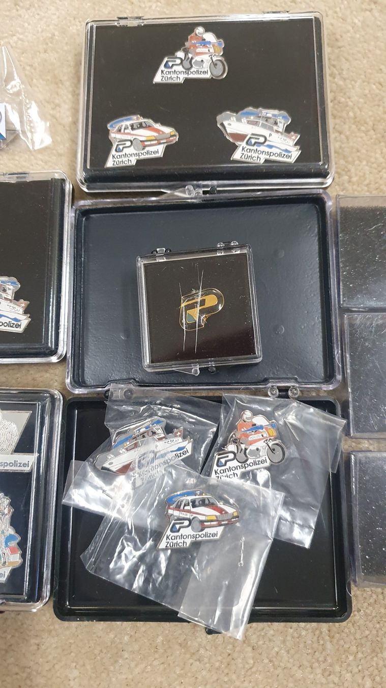 Spille & Fermagli: Pin Sammlung Polizei Kantonspolizei – Usato da Zürich venduto da 2JamMusic 2