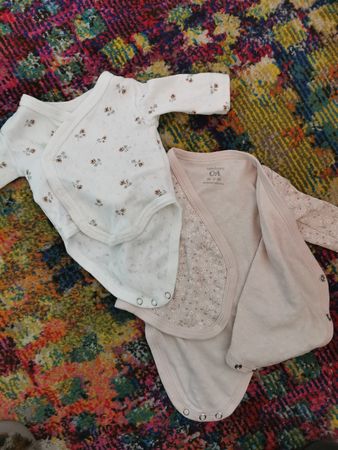Lot de 2 body C&A 56 cm