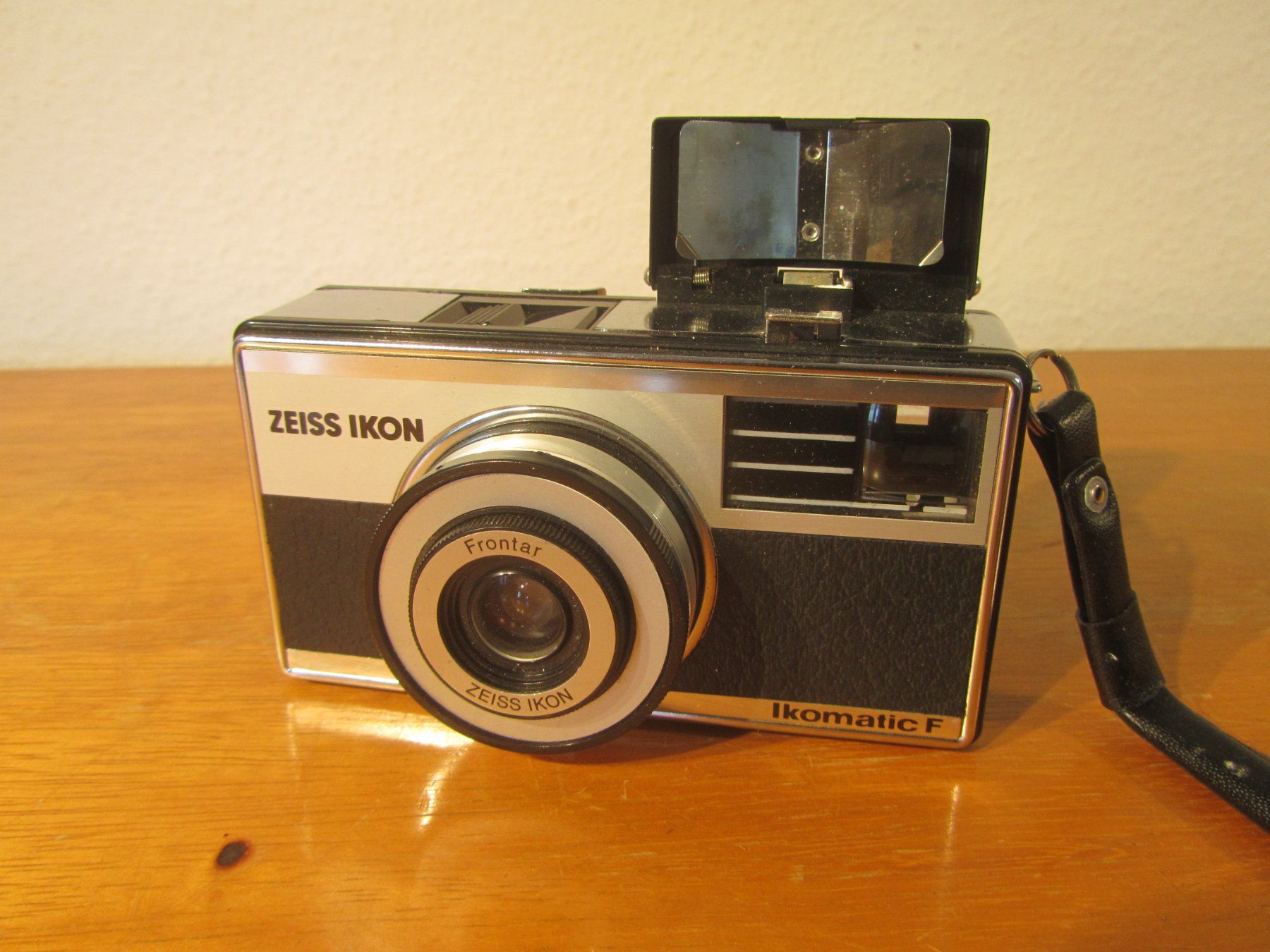 Zeiss Fotocamera: ZEISS IKON     Ikomatic F – Usato da Seengen venduto da mikelele 3