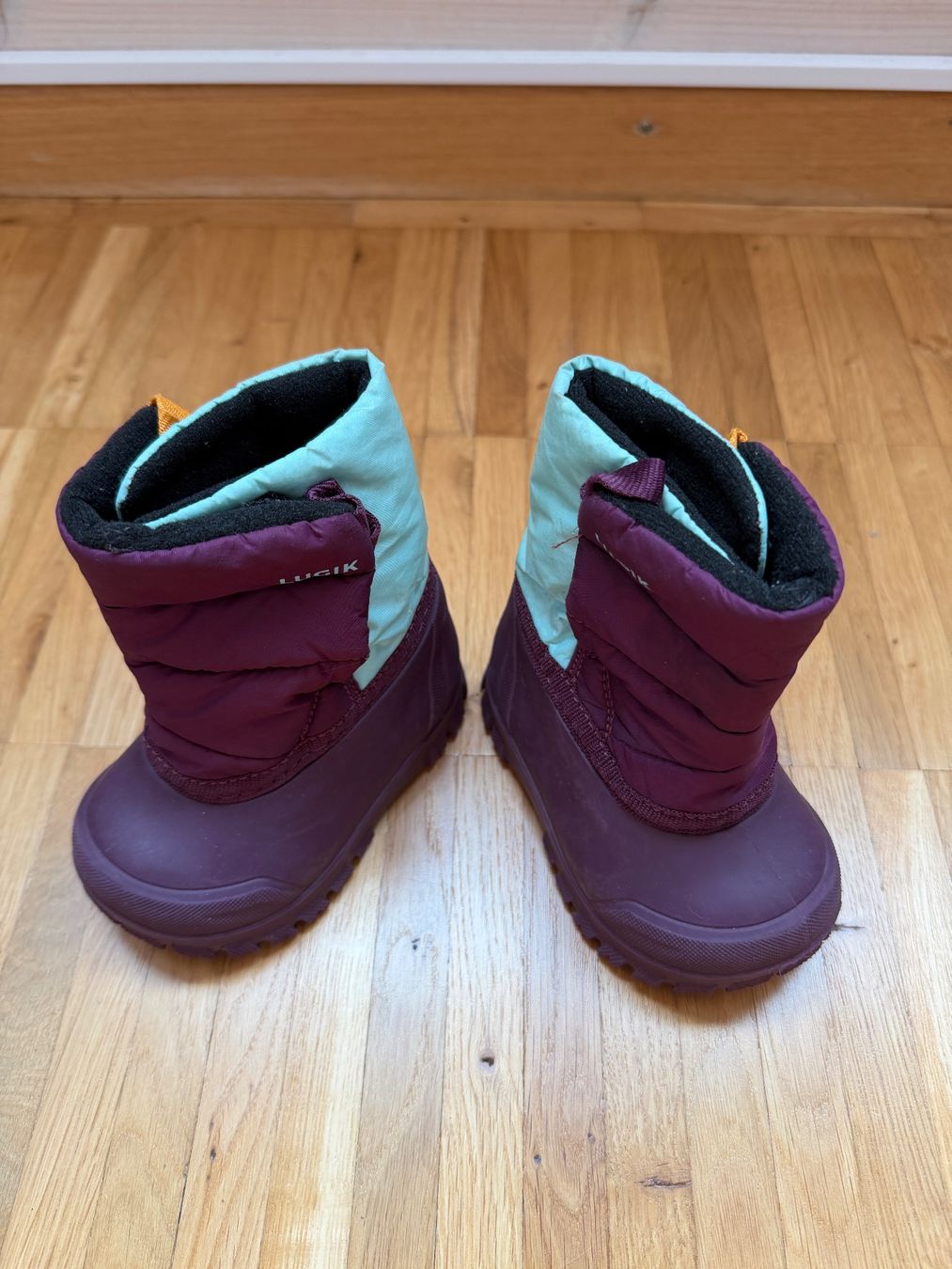 Scarpe per ragazze: Mädchen Winterschuh Grösse 18/19 – Usato da Kloten venduto da phug