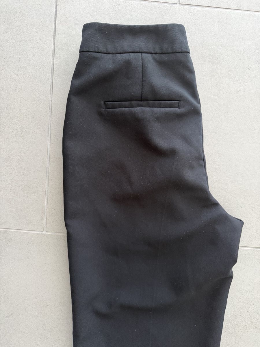 Zara Pantaloni: Elegante Stoffhose Zara – Usato da Härkingen venduto da ana.bb 4