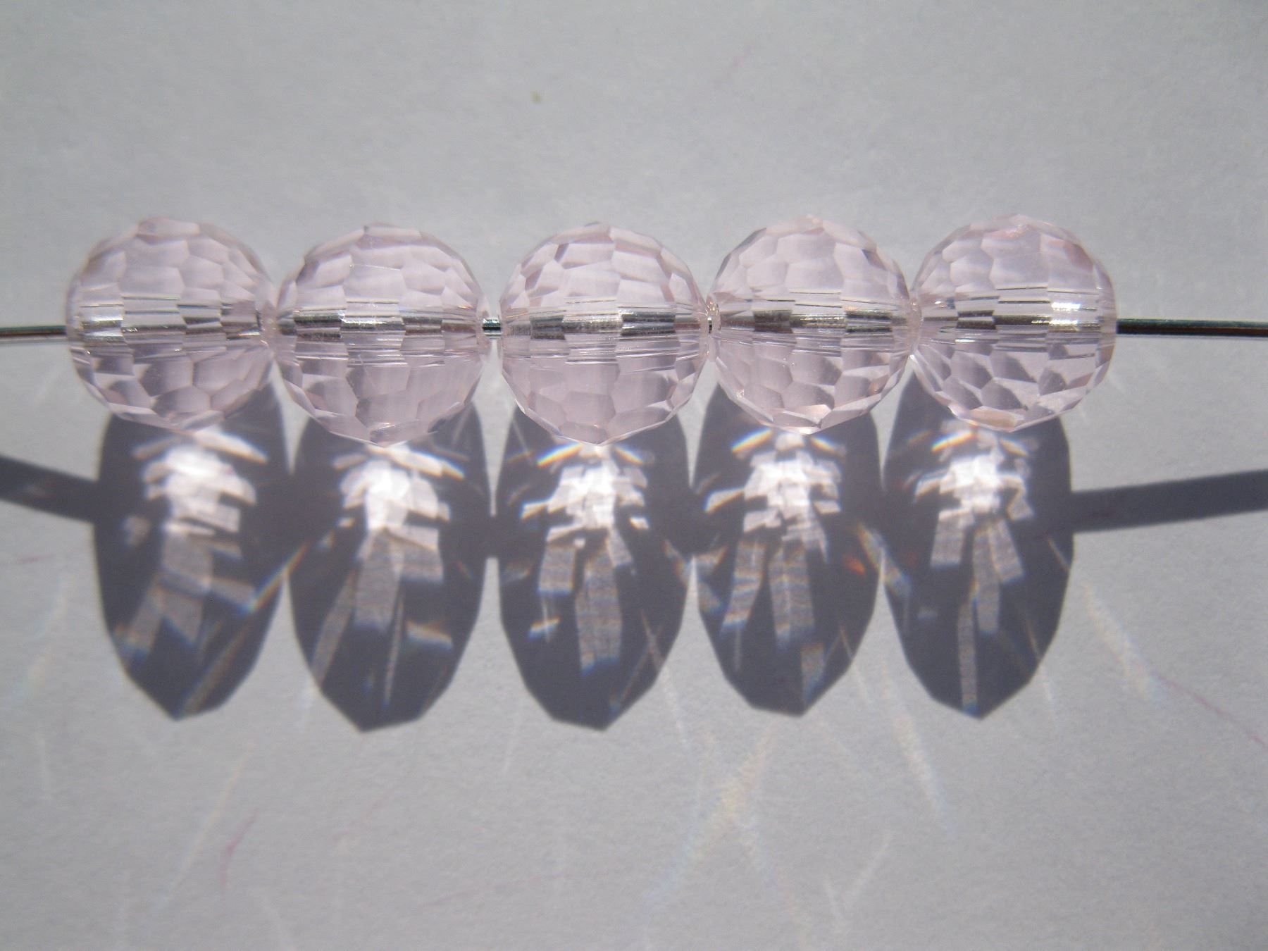 Perles (synthétiques): 30 Glasperlen facettiert, Disco, rosa, 8mm – Neuf avec emballage d'origine à St. Margarethen TG par LuanaKa