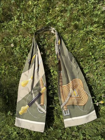 Foulard tour de cou Hermès homme soie signé Abadie