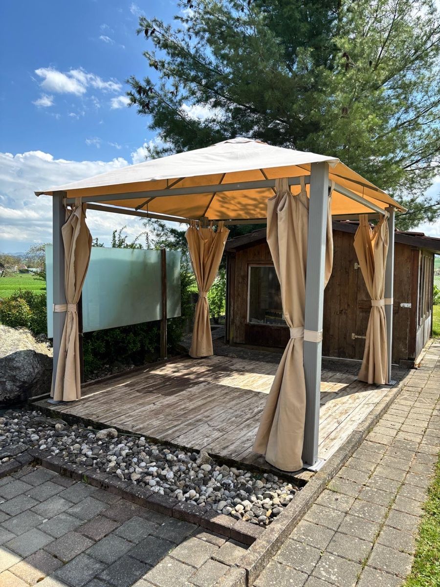 Gartenoase zu verkaufen! Pavillon mit Seitenwänden (Gebraucht) in Fulenbach für CHF 121 – nur Abholung auf Ricardo kaufen