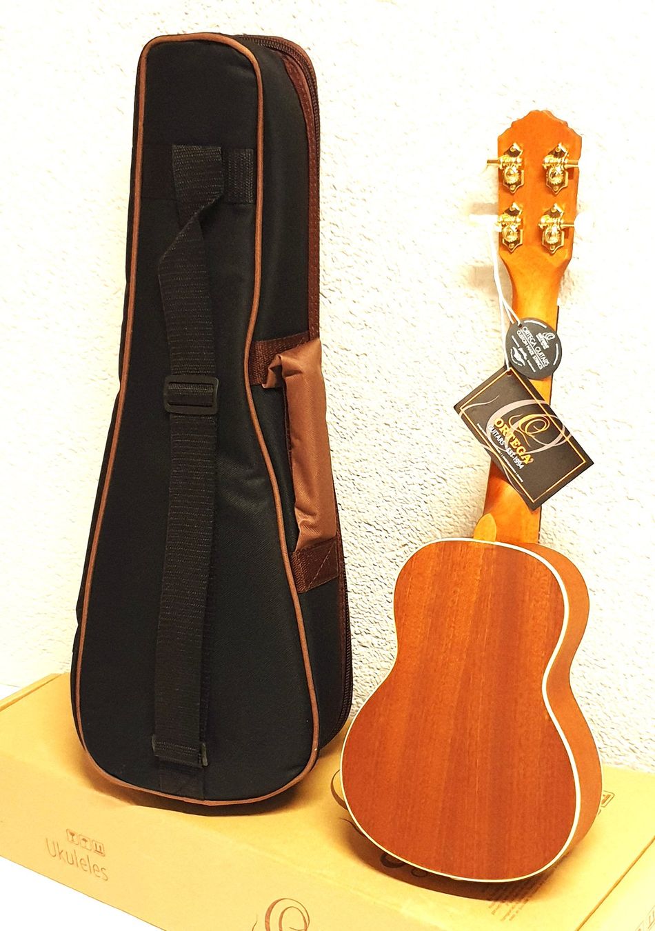 Musikinstrumente: Sopran-Ukulele  ORTEGA  RU 10 mit Etui – Neu und originalverpackt aus Wöschnau von Musikhaus-Luethy5012 2