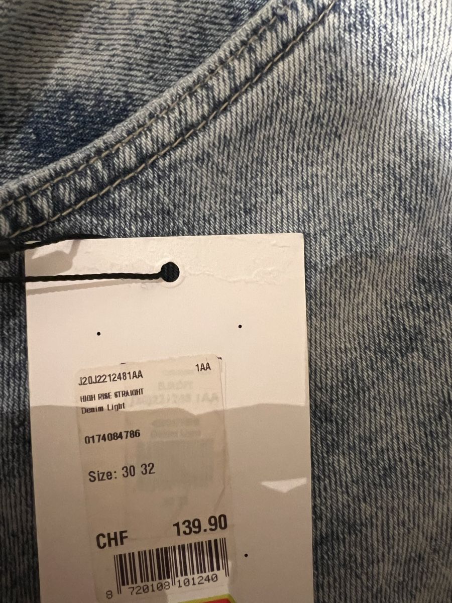Calvin Klein Jeans: Calvin Klein Jeans NEU – Neuf avec emballage d'origine à Gamprin-Bendern par Seller_FL 4