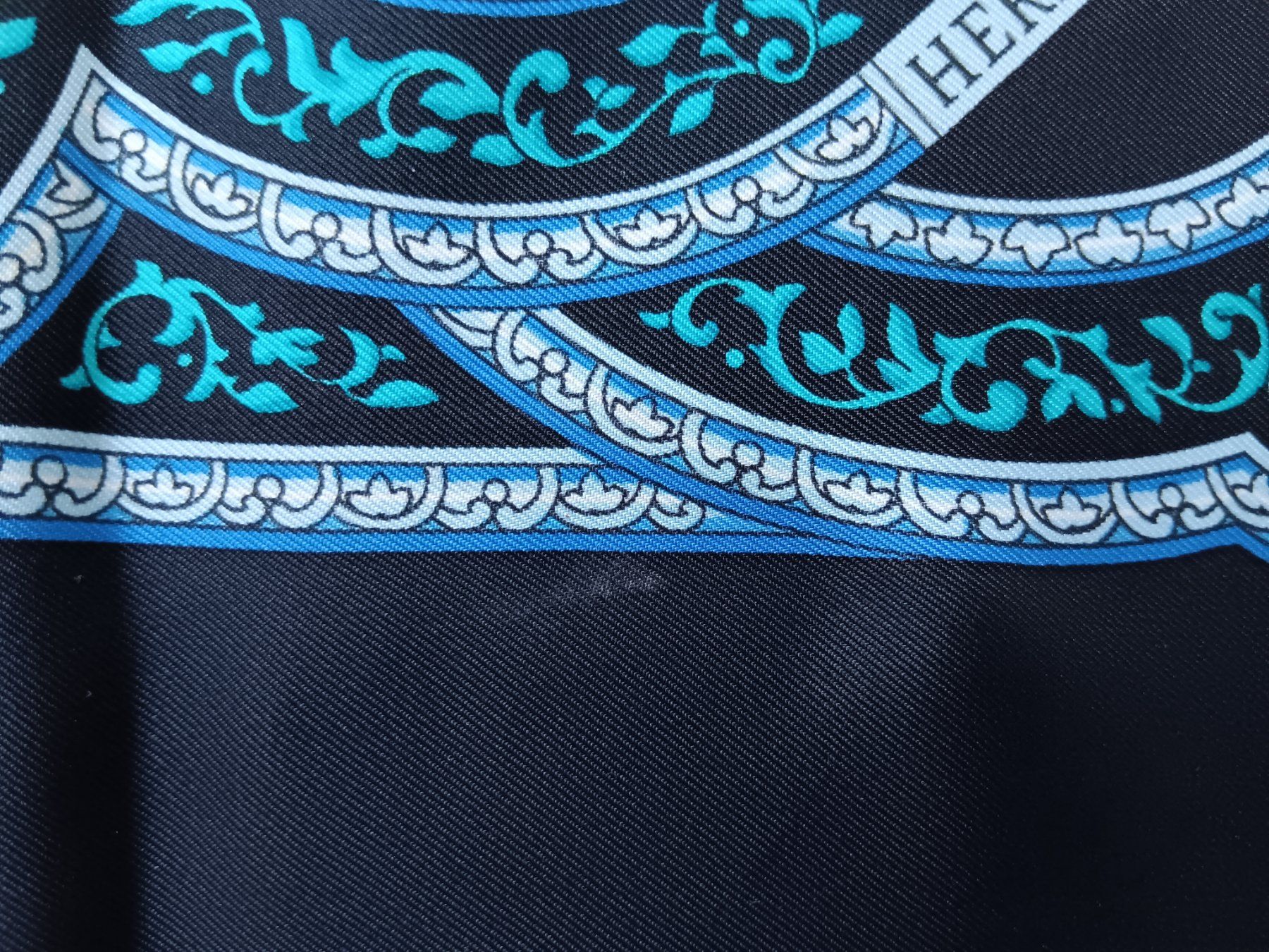 Hermès Foulard & Sciarpe: HERMES "QALAMDAN" CARRE 90 CM – Usato da Cossonay-Ville venduto da Les_1001_perles 8