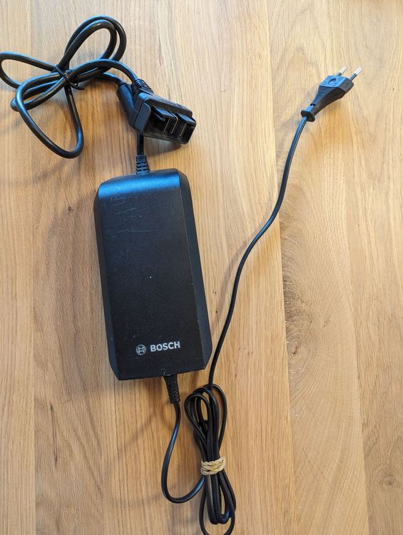 Bosch eBike Battery Charger 364/230 Kaufen auf Ricardo