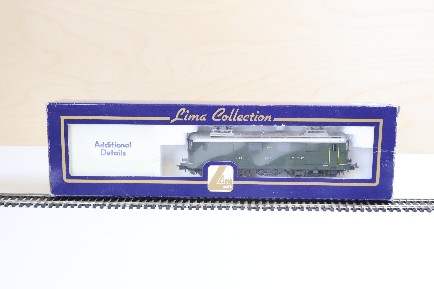 Lima Modellini di ferrovie: Lima Collection SBB Re 4/4 E-Lok - 208444 - H0 – Usato da Winterthur venduto da Monstera 8