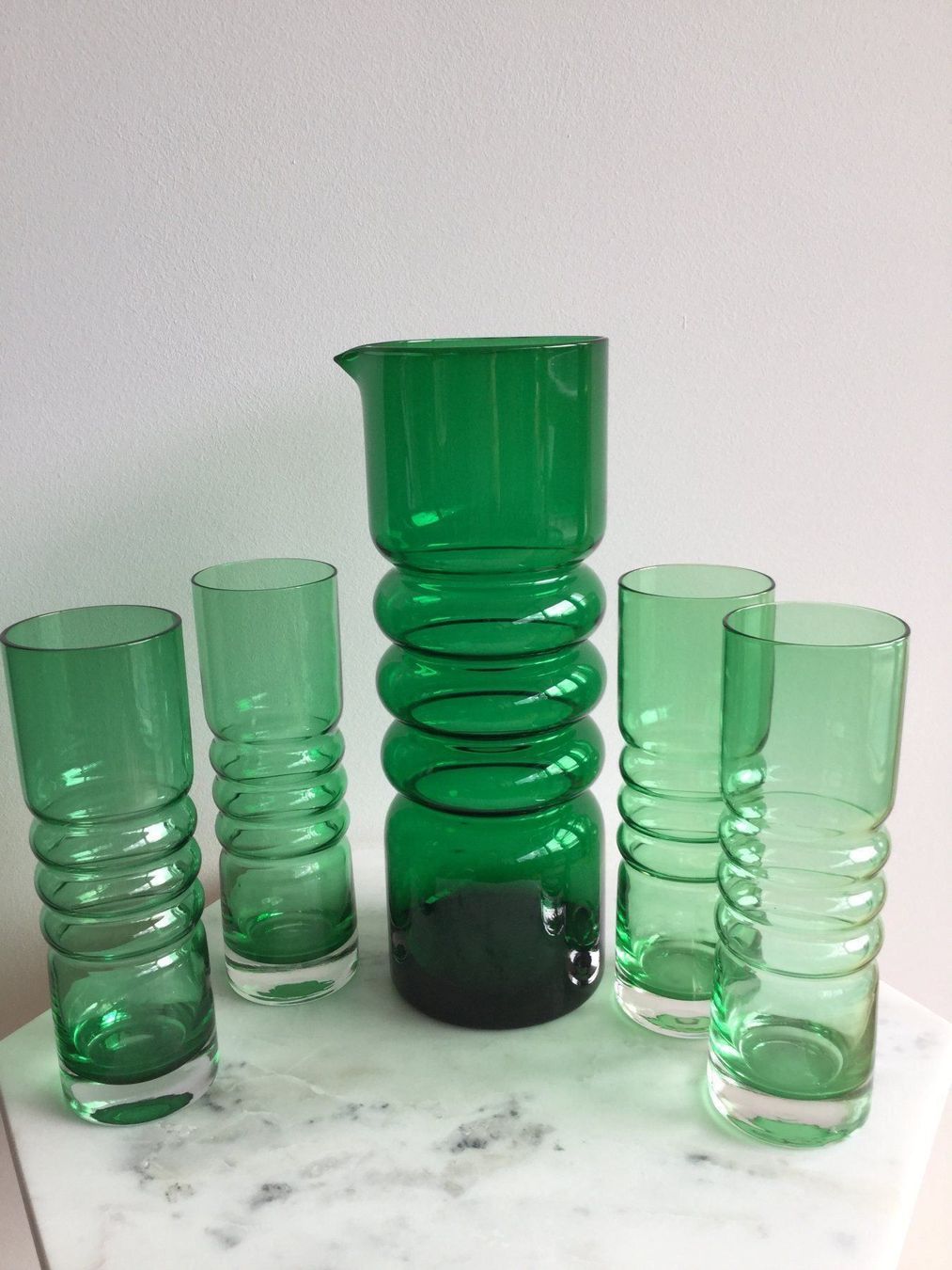 Iittala Bicchieri: Finnisches Gläser- und Pitcherset – Usato da Worblaufen venduto da AINO-room 2