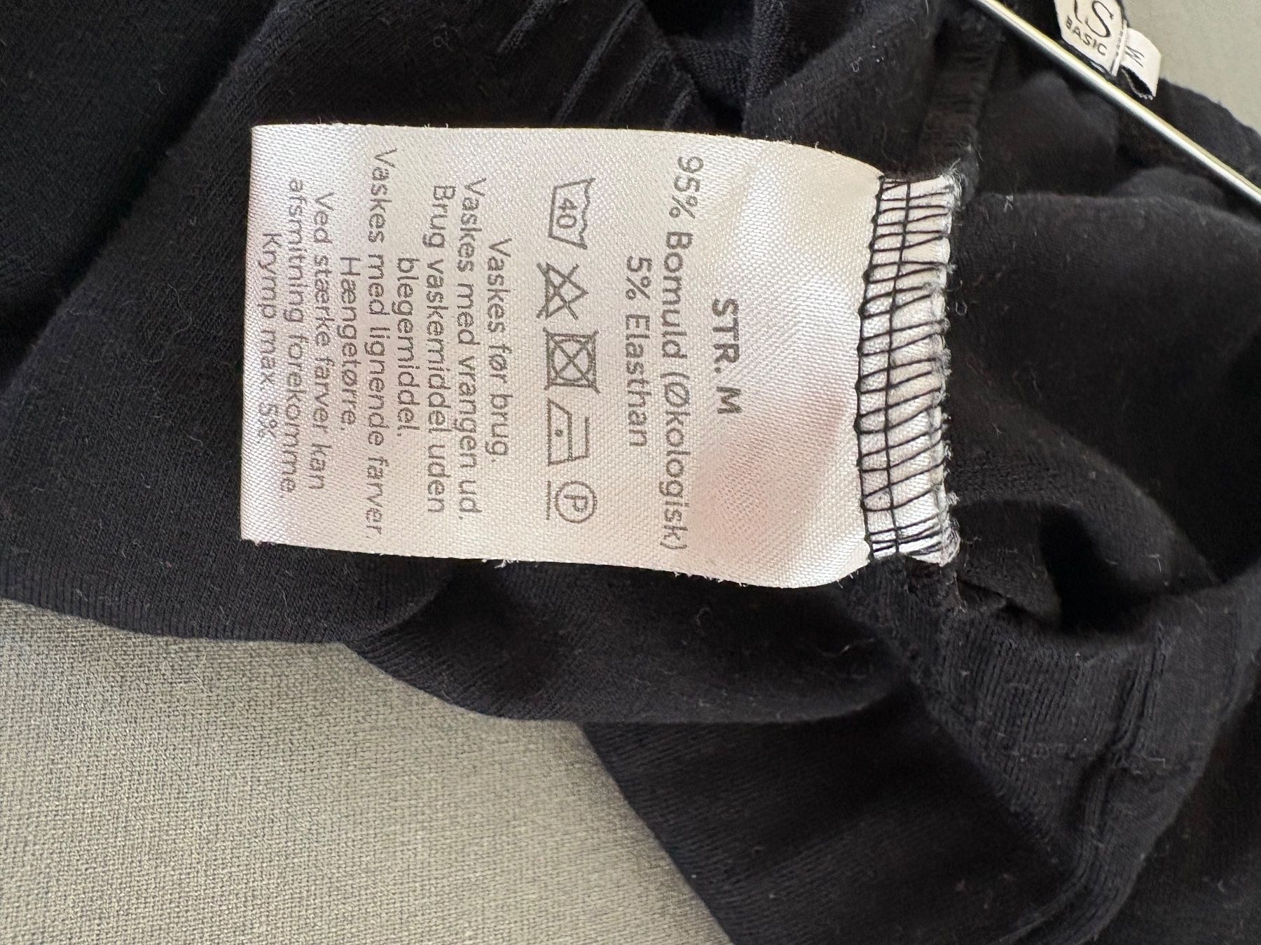 Leggings: Leggings VRS BASIC noir taille M jamais porté – Gebraucht aus Zürich von mcotti01 3
