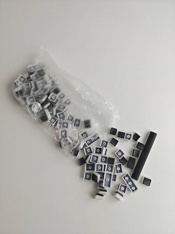 Hyperx Claviers: HyperX PBT Keycaps – D'occasion à Rubigen par Berti0531 2