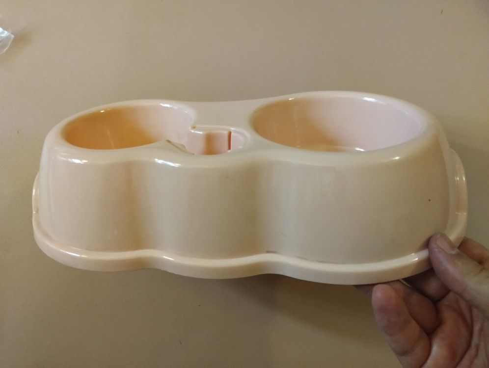 Doppelter Katzennapf mit automatischer Wassernachfüllung (Neu und ...