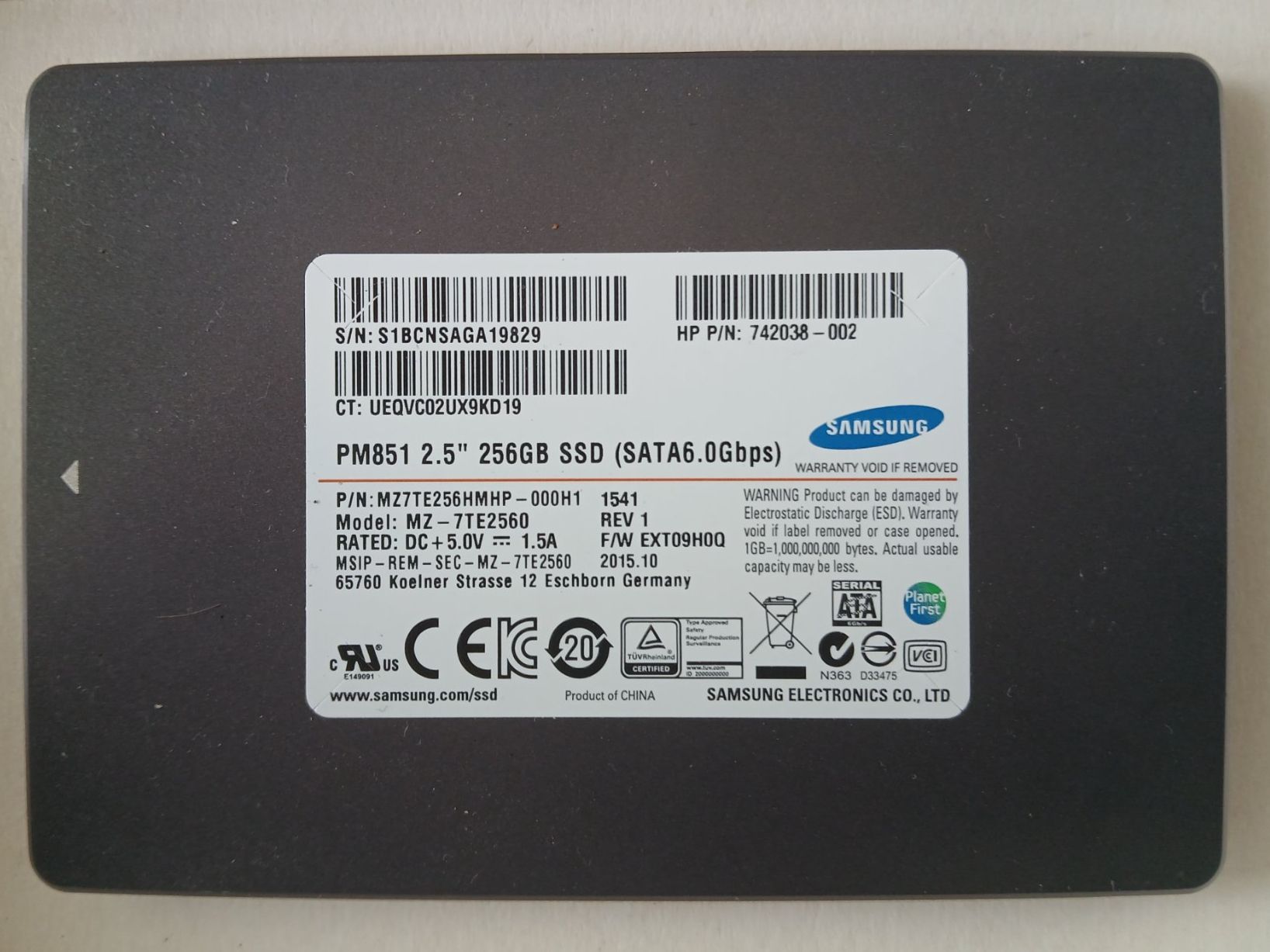 Samsung Dischi rigidi: Samsung PM851 2.5" SSD (SATA 6.0) – Usato da Zürich venduto da sebime0