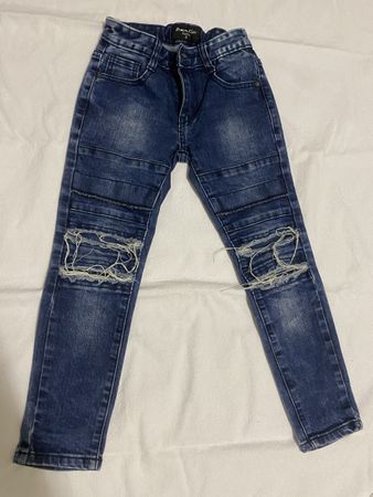 2 coole Jeanshosen für Jungen in Grösse 110/116