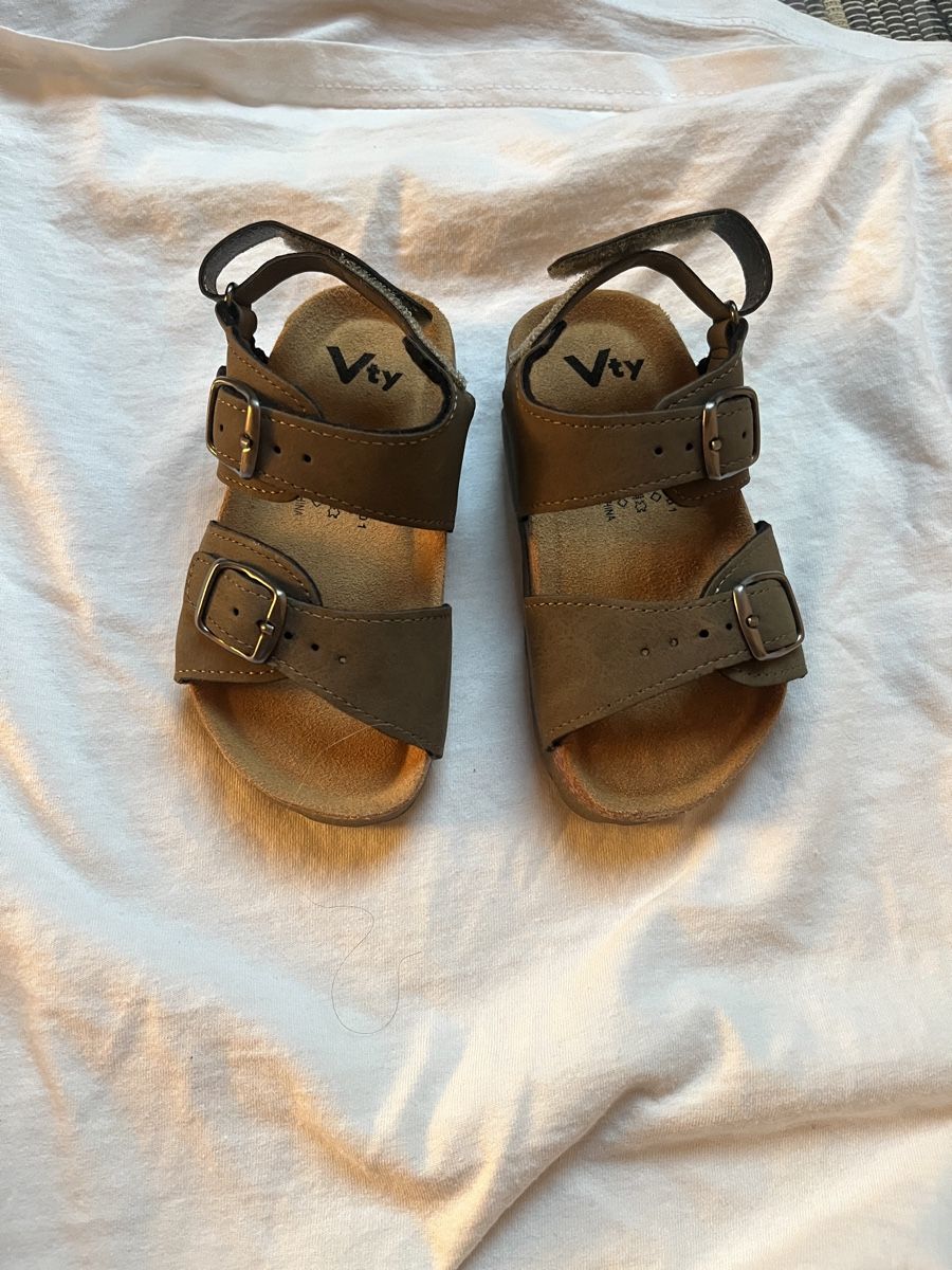 Schuhe für Jungen: Kinder Sandalen Grösse 22 braun NEU – Neu und originalverpackt aus Ennenda von fio_cc8z 1
