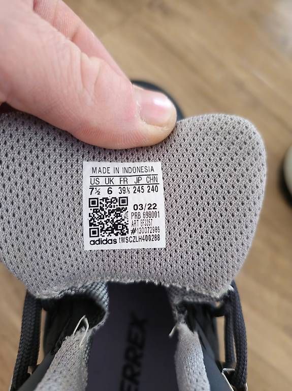 Adidas Scarpe da donna: Wanderschuhe – Usato da Amriswil venduto da Damian93 1