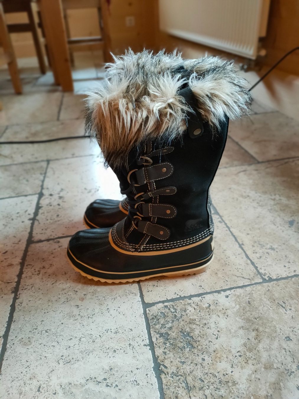 Sorel Scarpe per ragazze: Winterstiefel von Sorel – Usato da Les Moulins venduto da alicia017 1