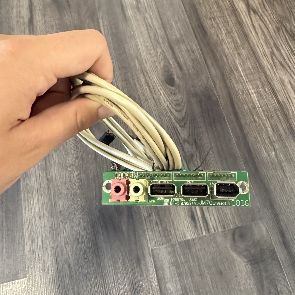 Componenti elettronici: Panneau front panel PC — 2x USB, audio – Usato da Evilard venduto da Adrien___2