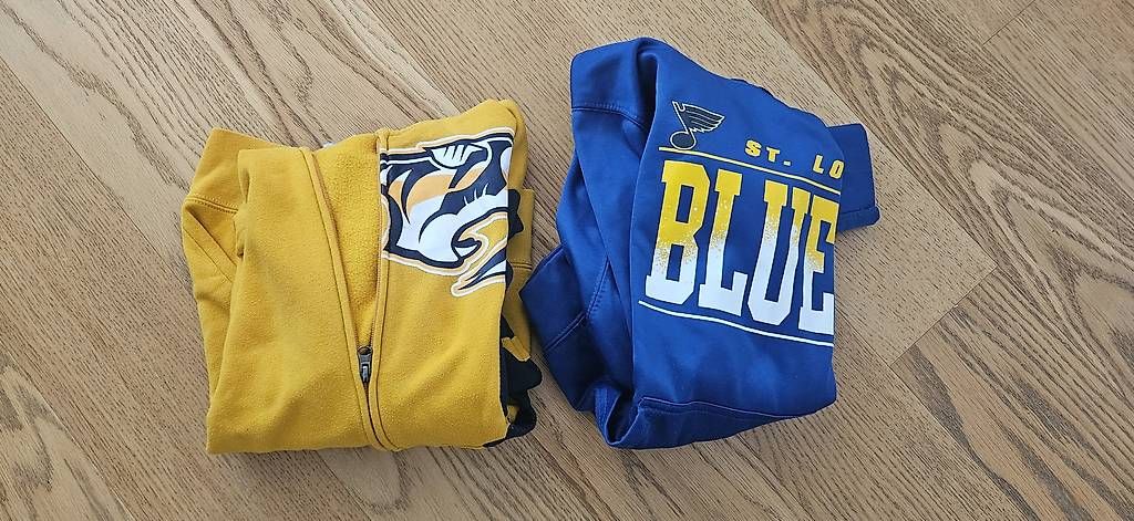 Maglioni & Felpe: 2 Original NHL Pullis Grösse Youth – Usato da Heimiswil venduto da Pagira13