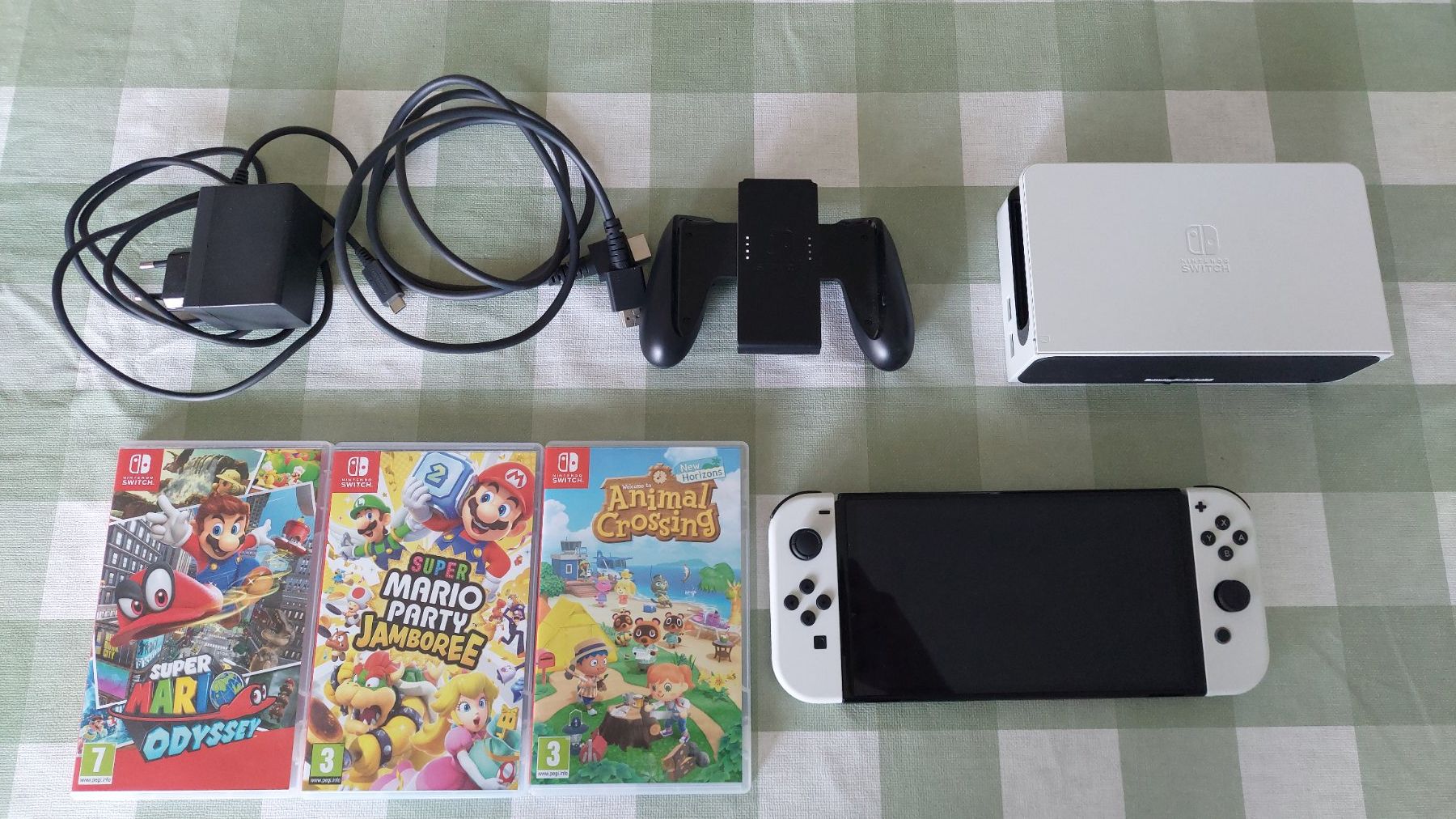Nintendo Console: Nintendo switch OLED + 3 games – Nuovo (secondo la descrizione) da Luzern venduto da kevin-della-schiava 1