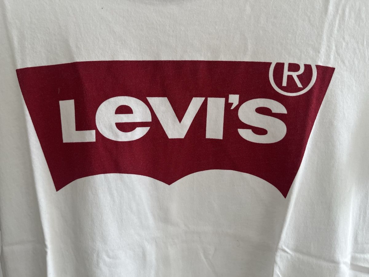 Levi's T-Shirts: Levi‘s T-Shirt – Gebraucht aus St. Gallen von tan_q6nd 1
