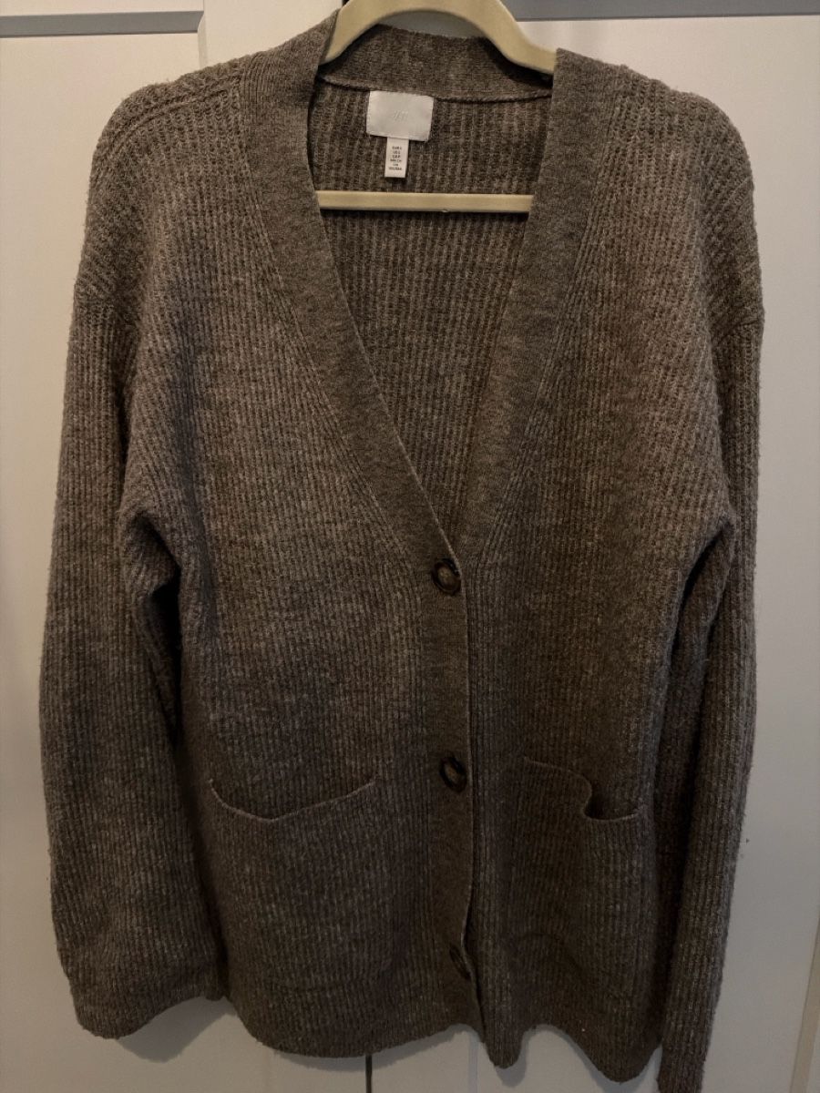 H&M Maglioni & Felpe: H&M Oversized Knit Cardigan – Usato da Paradiso venduto da Ixaya.studio