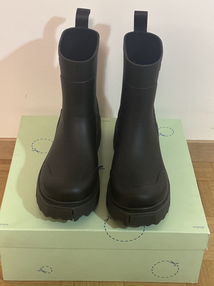 Scarpe da uomo: Off-White Sponge Rubber Boots – Usato da Genève venduto da Regalfinds 1