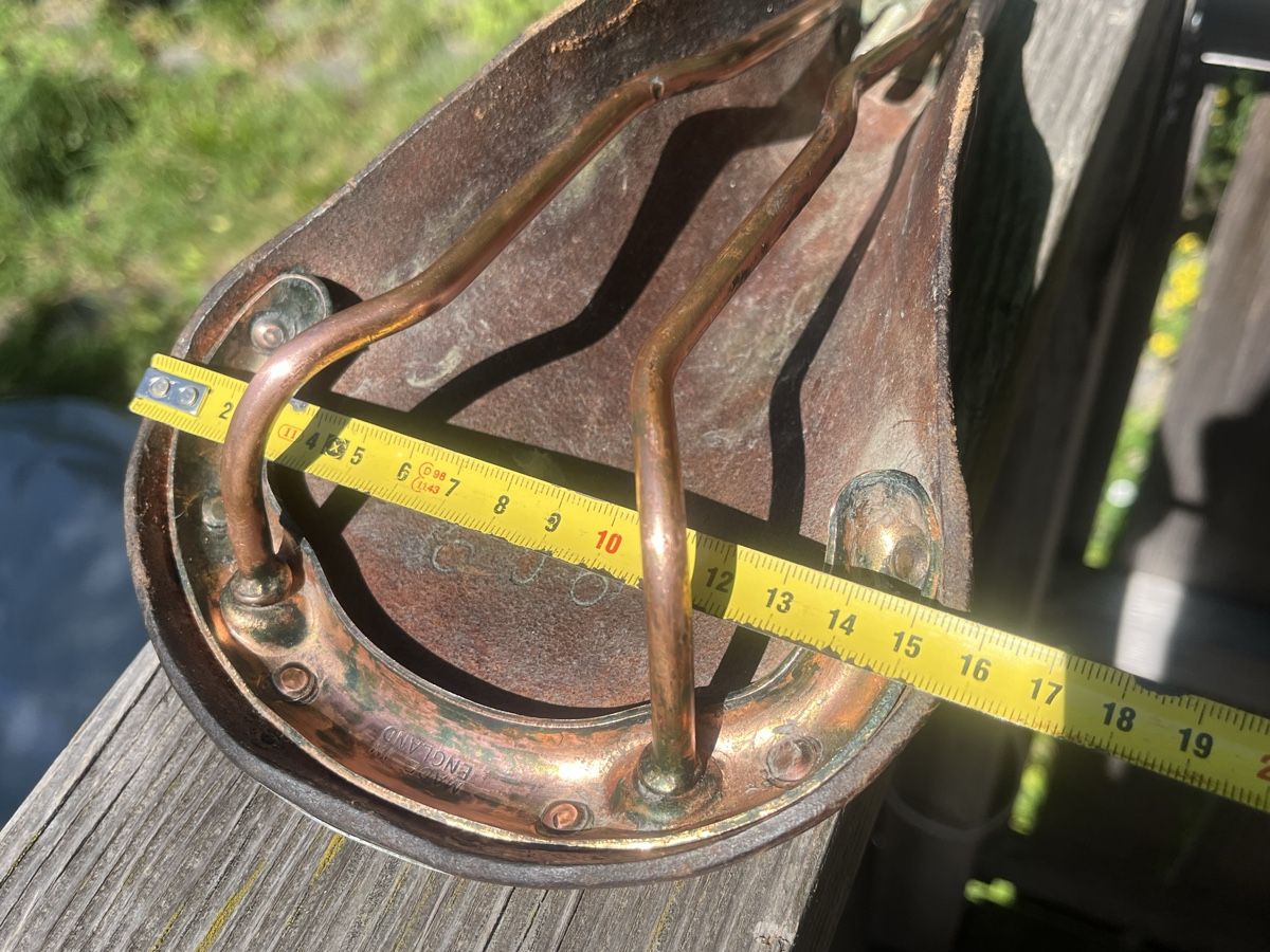 Brooks Pièces détachées: Oldtimer BROOKS Professional Pre-Softened  Leder-Velosattel – D'occasion à Wiesenberg par swissantik 7
