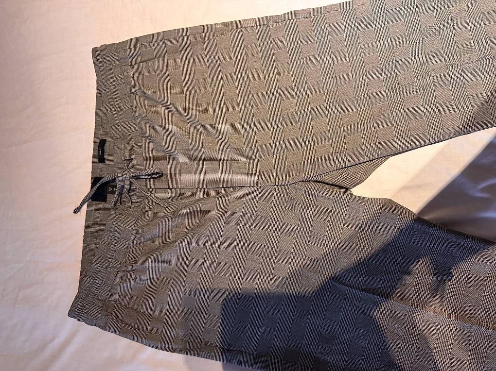 Pantaloni: Stoffhose Grau – Usato da Regensdorf venduto da Jazmyn307 1