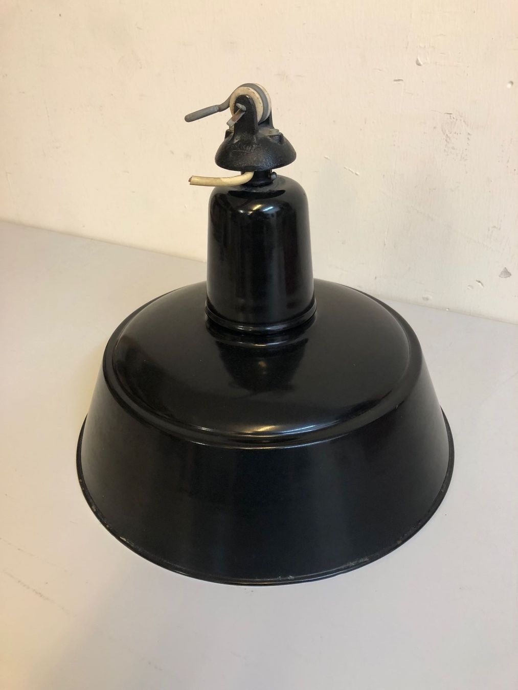 Lampadari & plafoniere: Industrieleuchte EBOLICHT emailliert E27 – Usato da Gossau ZH venduto da peabo