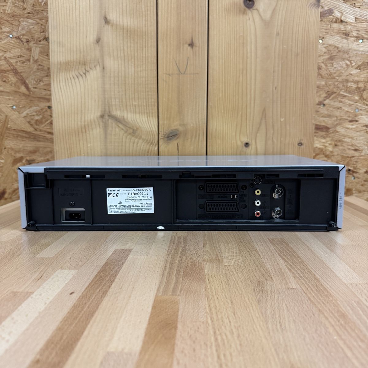 Panasonic Sistemi audio & multimediali: Panasonic NV-HS820 S-VHS Videorekorder OVP – Usato da Goldau venduto da flo_kv8r 1