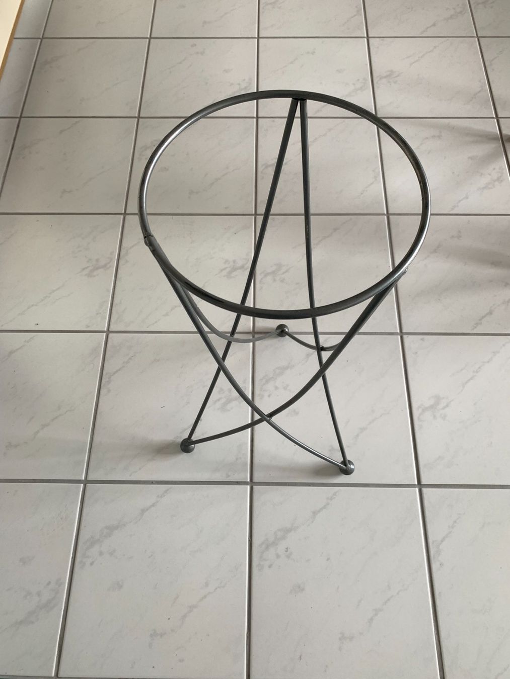 Sonstiges für Haushalt & Wohnen: Metallständer für Blumenschale oder...... – Gebraucht aus Dintikon von