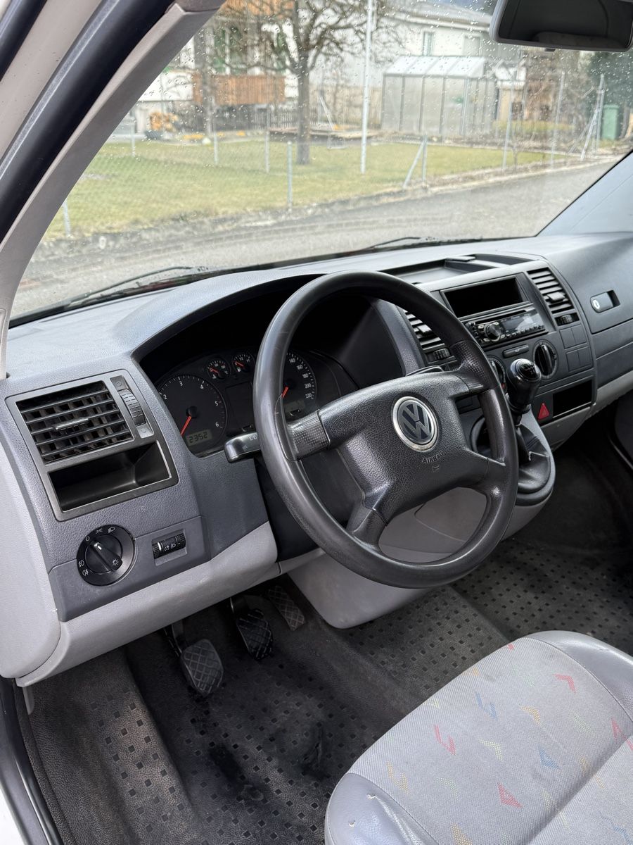 VW Nutzfahrzeuge: VW Bus T5 – Gebraucht aus Uttigen von CS_Moto 2