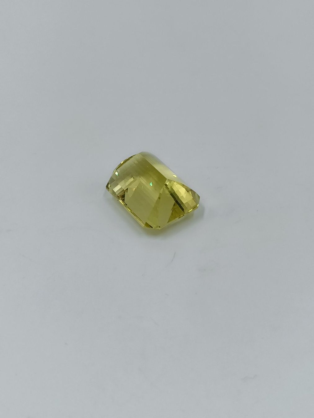 Pietre preziose: 1 ZITRONENGELBER CITRIN, 37.93 CT. – Usato da Luzern venduto da EdiGem 5