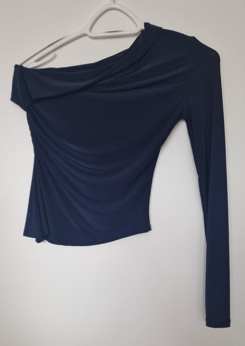 Top: Pull&Bear Top, Gr. S, asymmetrisch, neuwertig! – Usato da Werdenberg venduto da Siril1 1