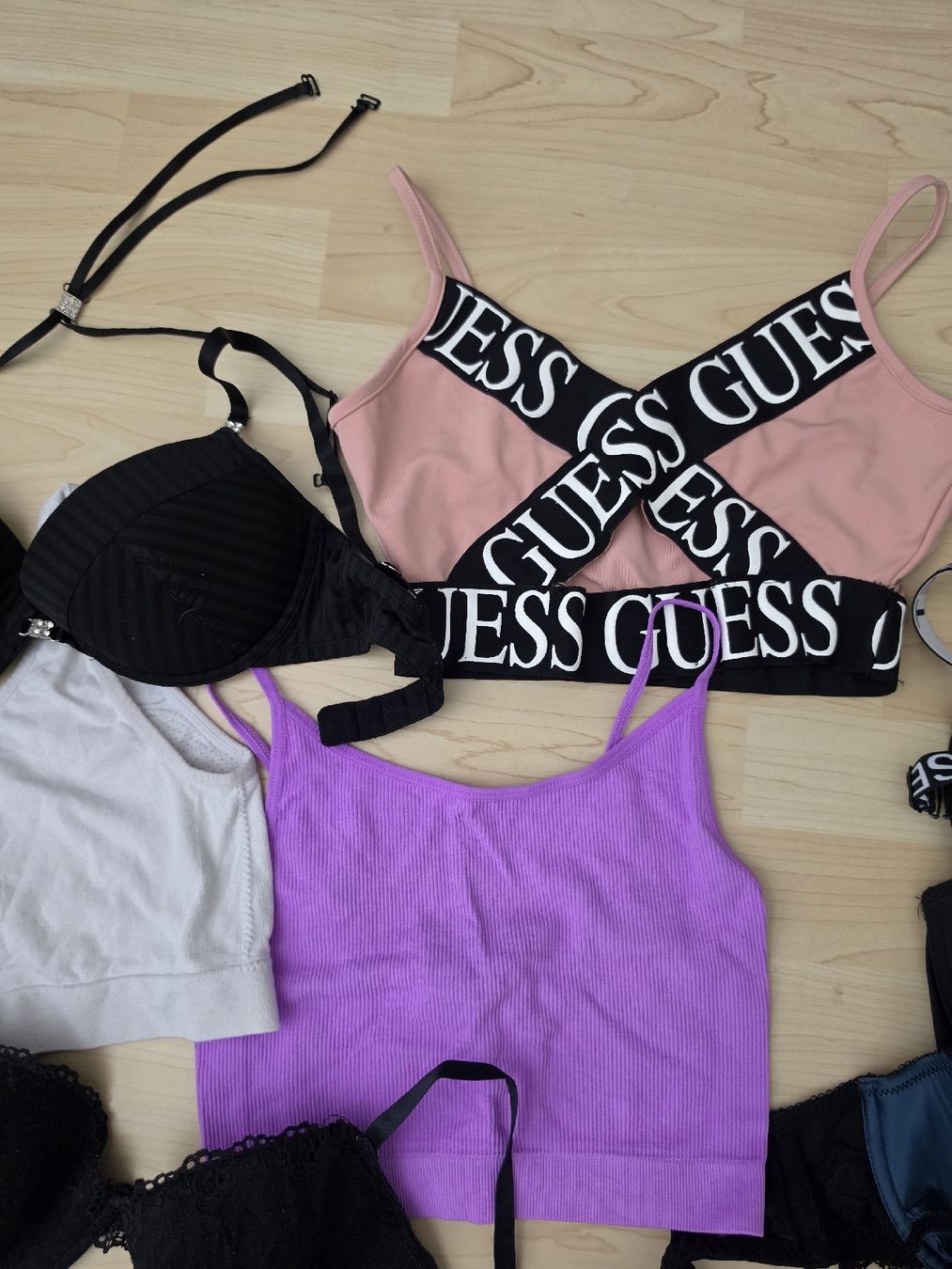 Altra biancheria intima: Tops BHs S / 75B – Usato da Würenlos venduto da Nigginiggi 2