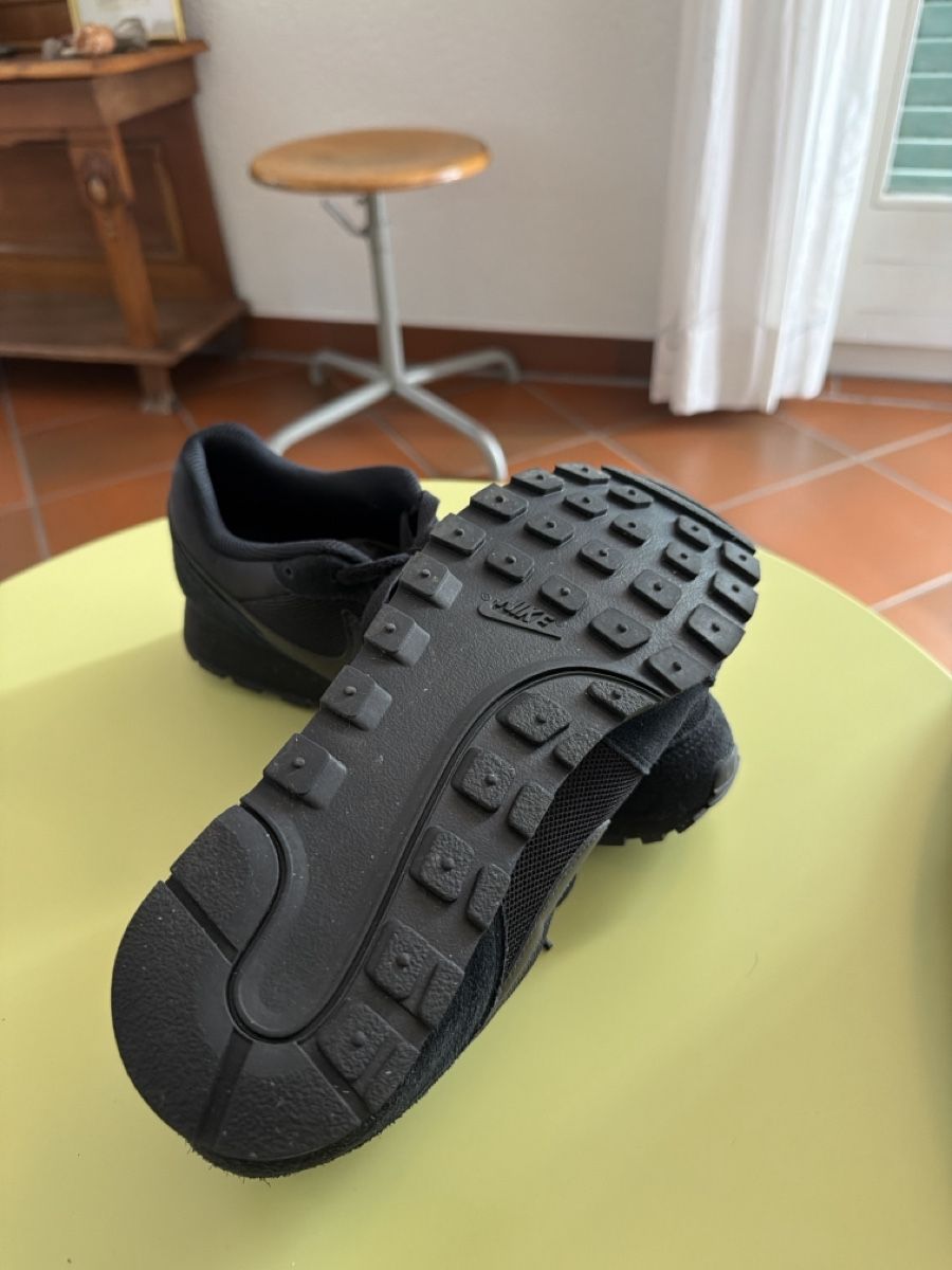 Nike Herrenschuhe: Ab 1.- Nike MD Runner 2 GR43 Neuwertig – Neu (gemäss Beschreibung) aus Grenchen von JJ___ 2