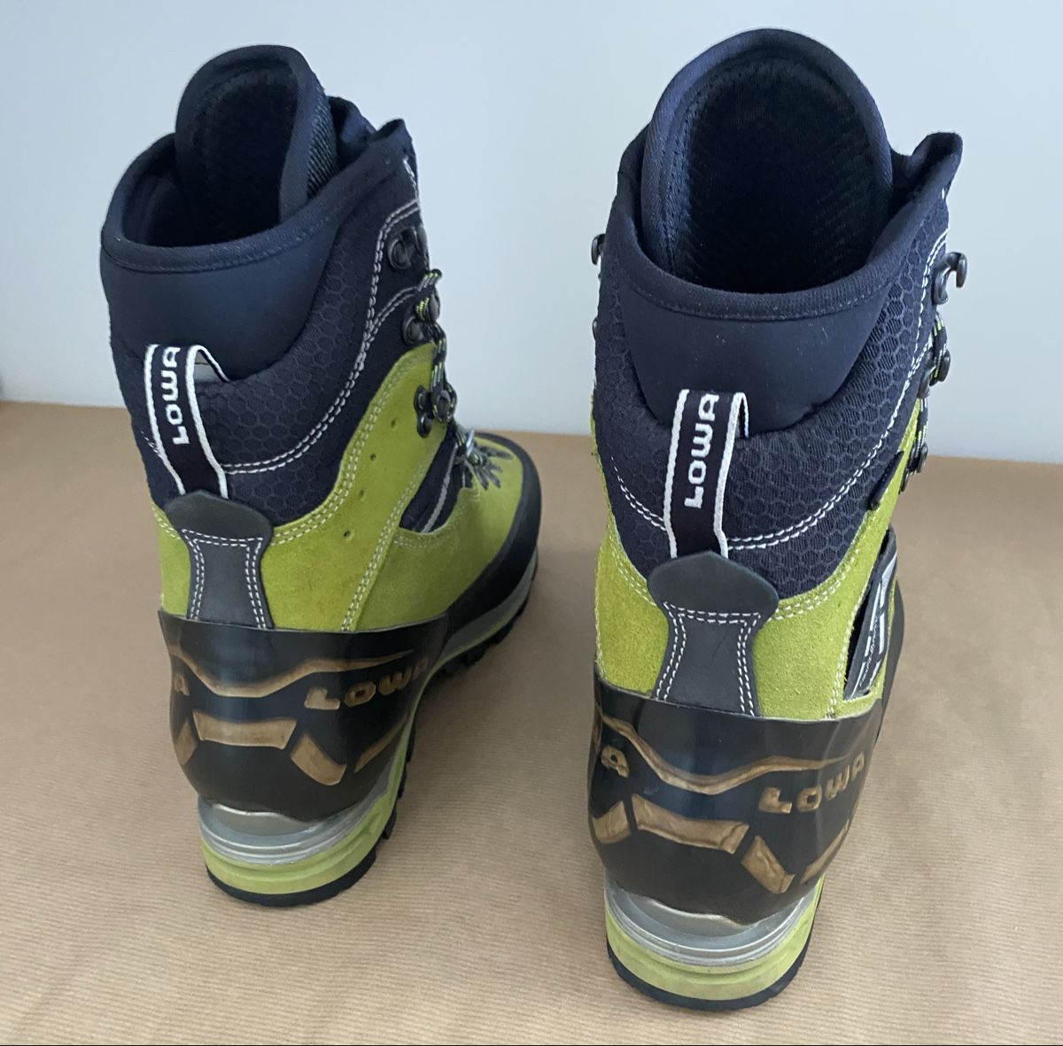 Lowa Scarpe da uomo: LOWA Wanderschuh Gr.41.5 – Usato da Bern venduto da Birdsville 1