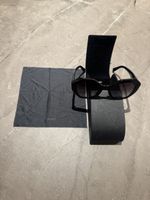 Sonnenbrille Prada schwarz mit Etui und Tuch