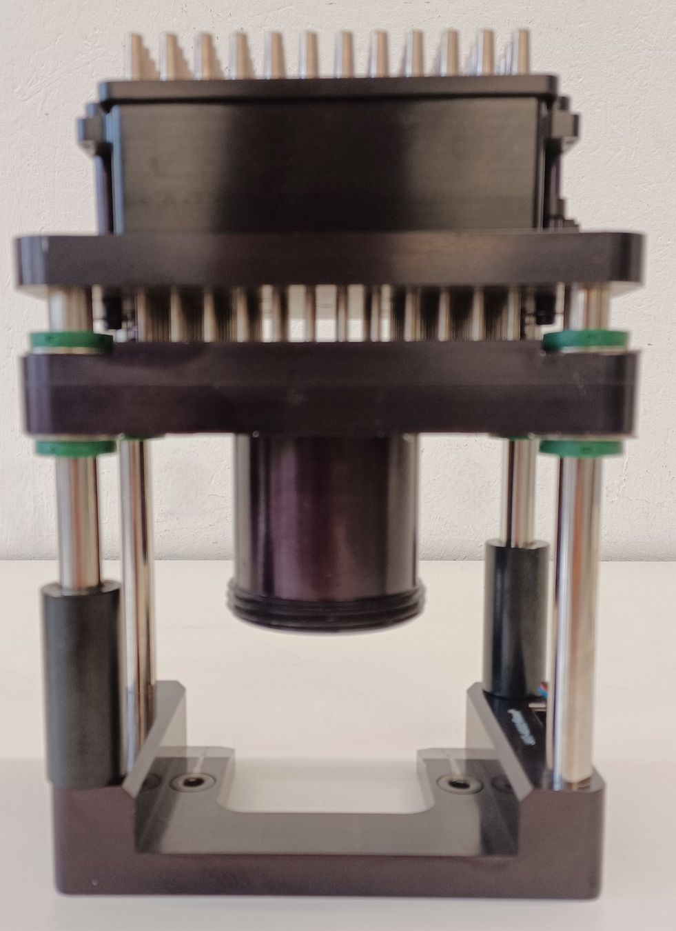 Accessori da laboratorio: Molecular Devices FLIPR tetra 96 pipetting head – Usato da Niederdorf venduto da LeptonAG_Labor 1