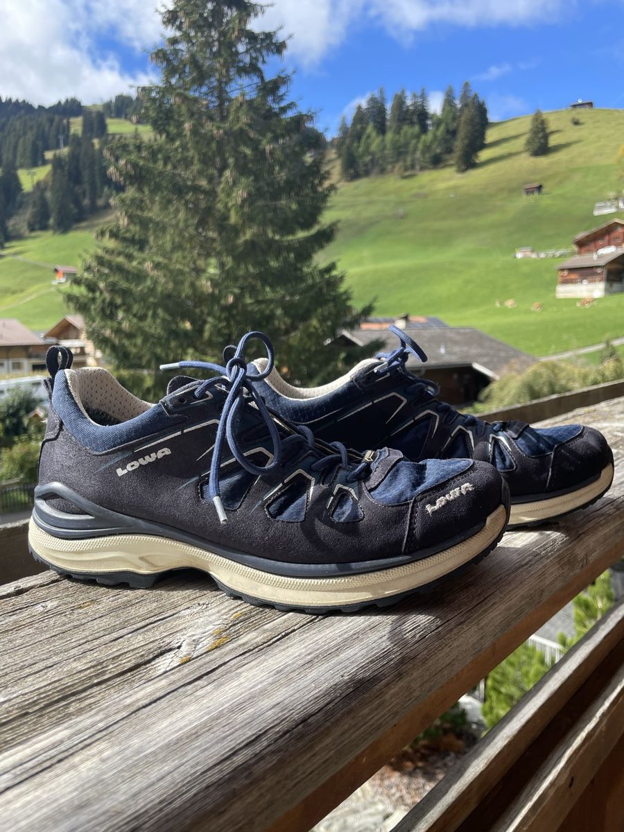 Lowa Herrenschuhe: Lowa Trekkingschuh, Gr. 42 – Gebraucht aus Wangen an der Aare von DiGe